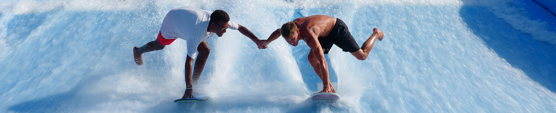 Simulateur de surf biplace pour complexes hôteliers